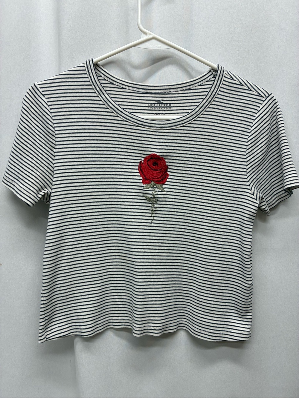 Hollister cropped t-shirt womens size small striped rose boxy short sleeve shirt